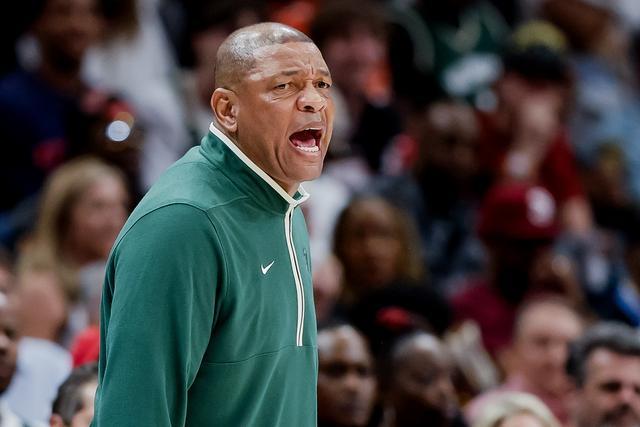 三亚亚沙会开幕在即 主媒体中心迎接媒体记者