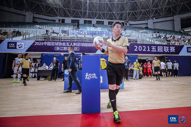 格林26+11火箭力克骑士5连胜 鹈鹕大胜开拓者