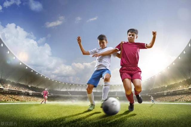 迪玛利亚社交媒体晒全家福 祝所有人2025新年快乐